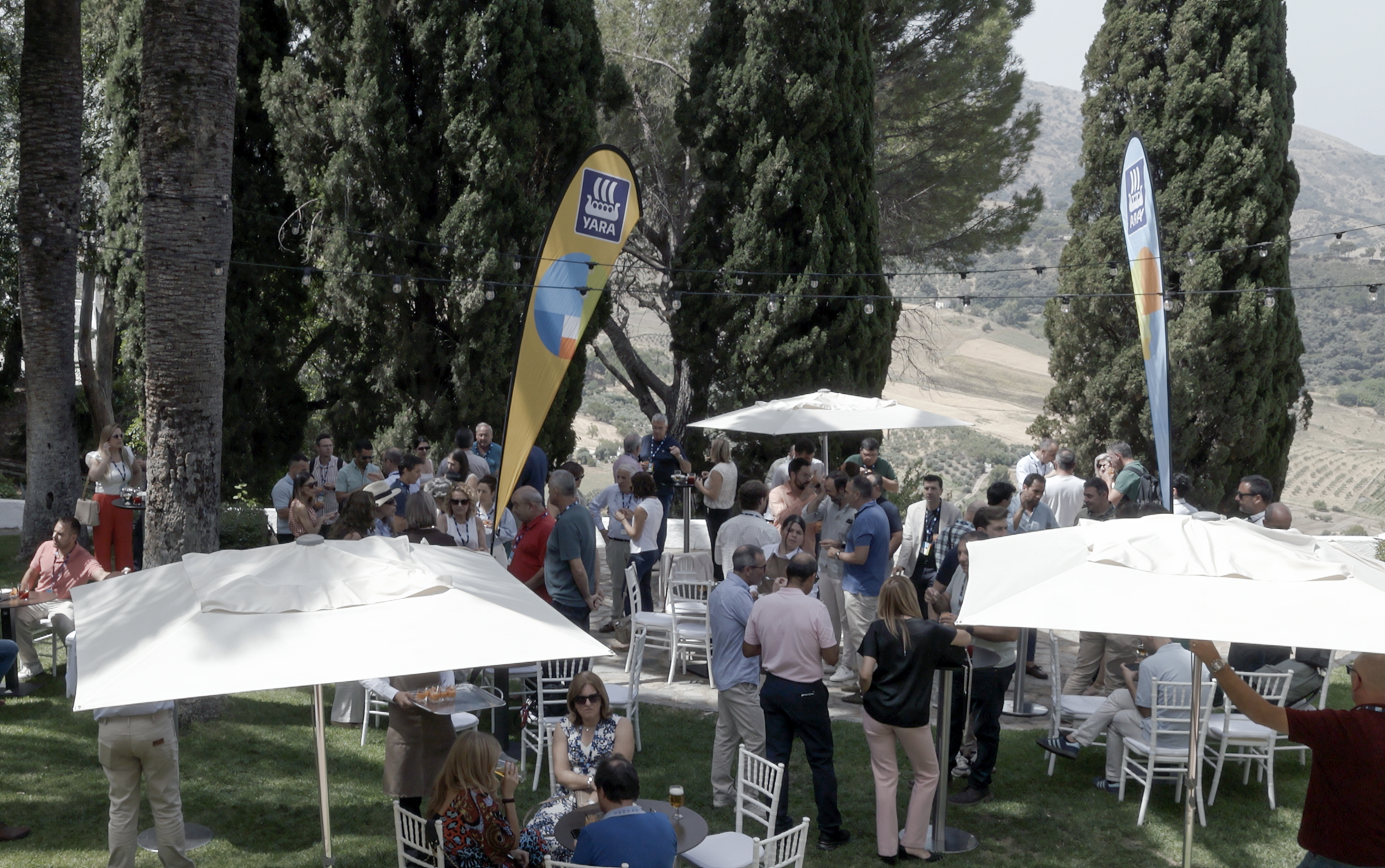 Clientes Yara en reunion